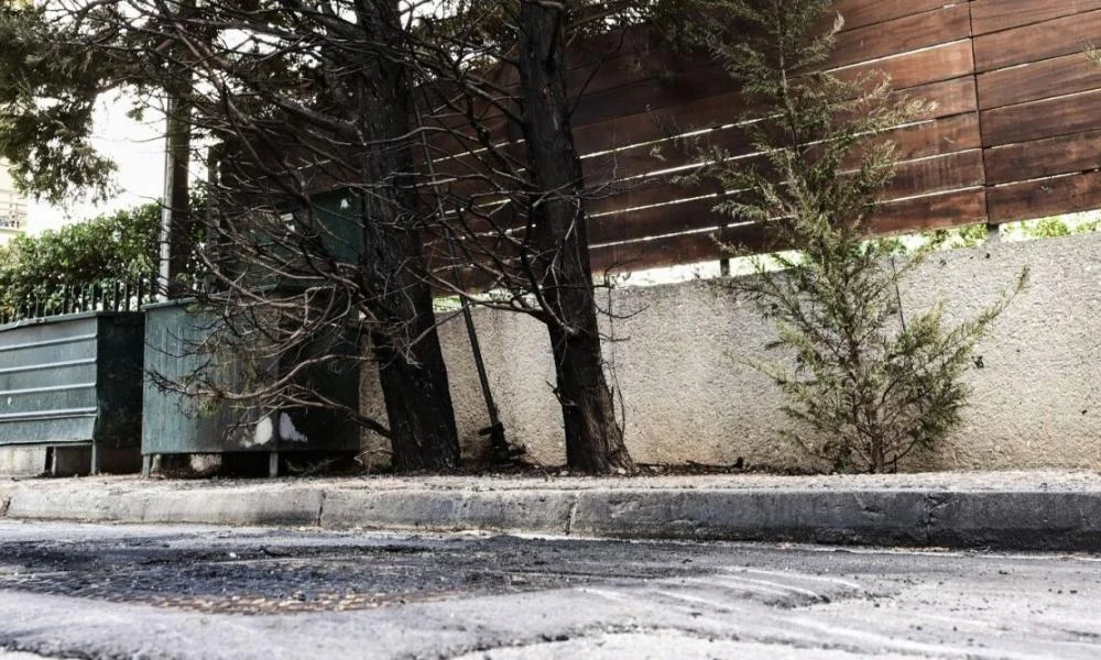 Τα πρώτα λόγια του τραυματία αστυνομικού από την επίθεση έξω από το σπίτι της προέδρου ΑΠ - Η κυβέρνηση καταδικάζει την επίθεση